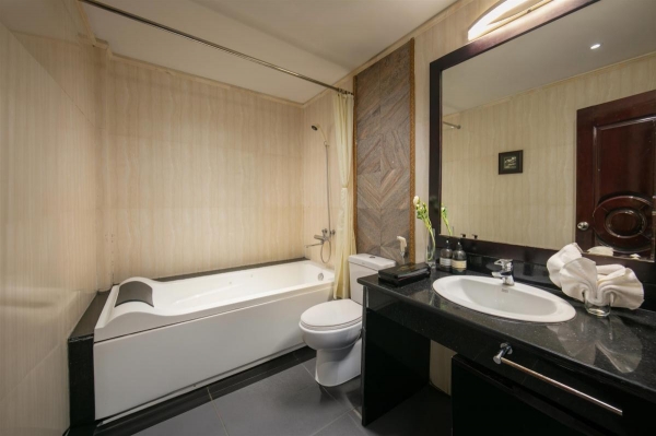 DELUXE DOUBLE ROOM WITH BALCONY